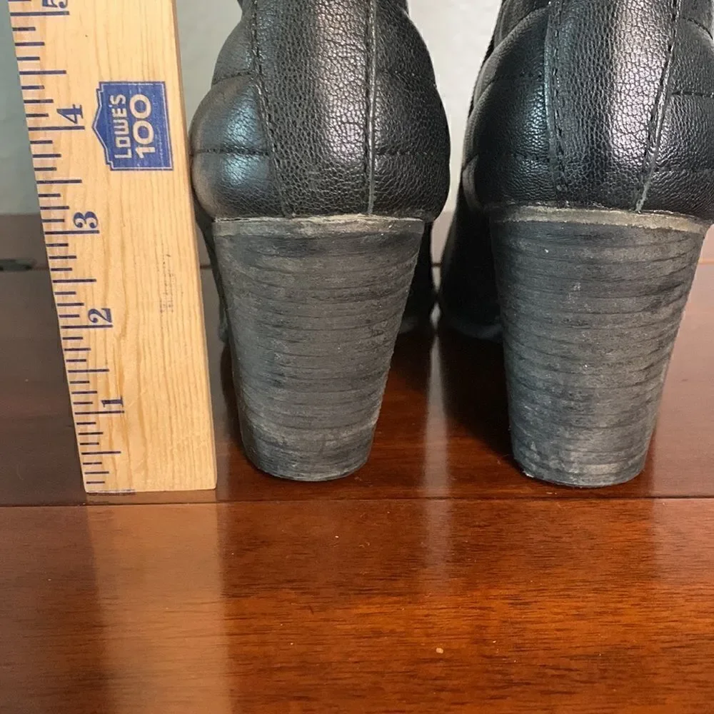 Vince Camuto black ankle booties size 8.5‎